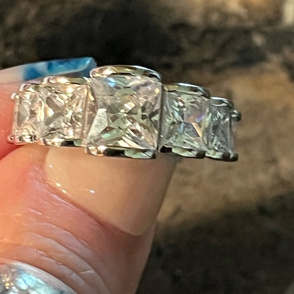 Beautiful ring - Picture 4 of 5